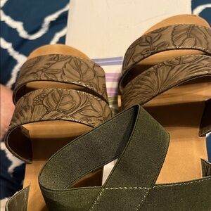 Muk Luks Olive and Tan Floral Sandals